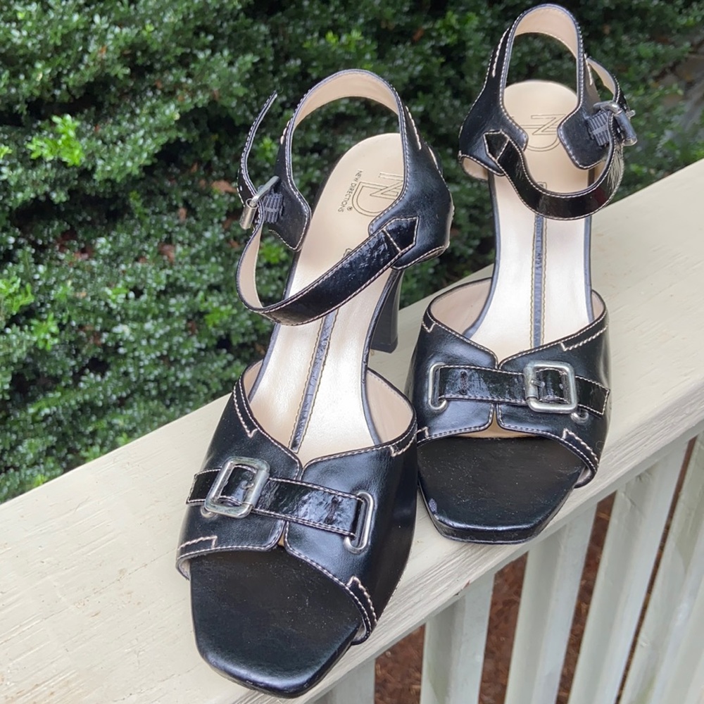 New direction size 10 dress sandals